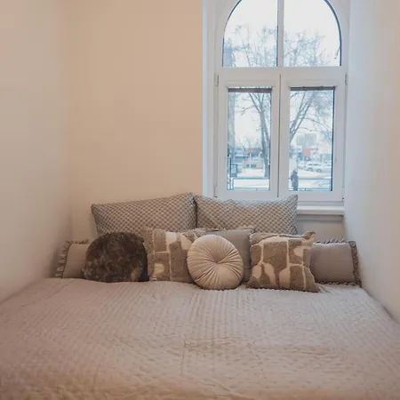 Ollies A Saunia S Voucherem Na Snidani Az Pro 6 Osob Apartmán Ostrava