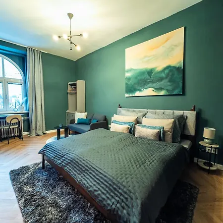Ollies A Saunia S Voucherem Na Snidani Az Pro 6 Osob Apartment Ostrava