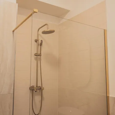 Apartment Ollies A Saunia S Voucherem Na Snidani Az Pro 6 Osob Ostrava